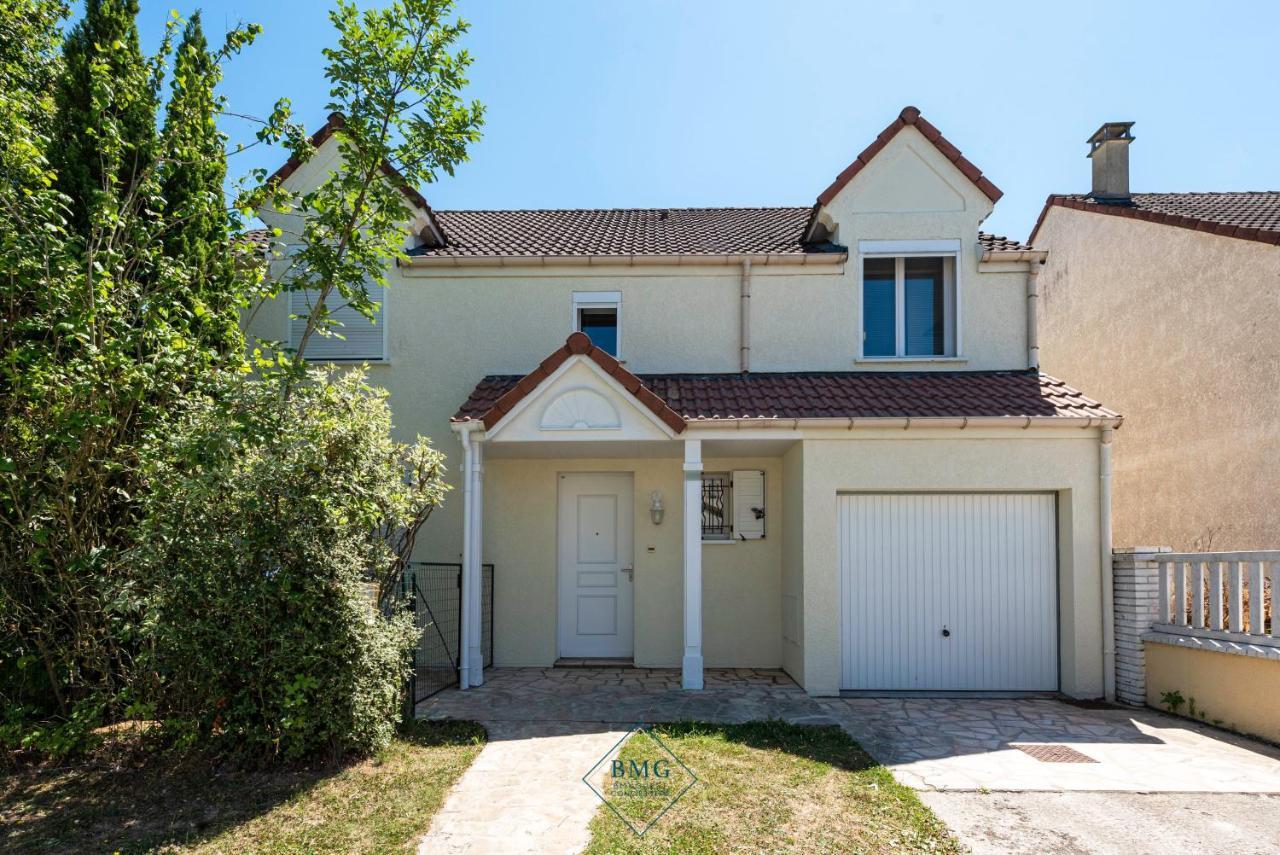 Family House In Disneyland Bmyguest Serris Exterior foto
